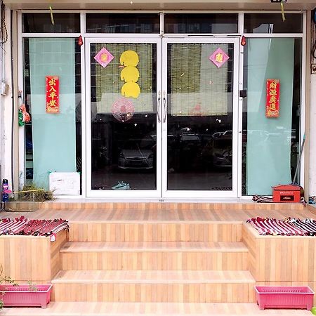 Small Elephant Hostel Bangkok Exterior photo